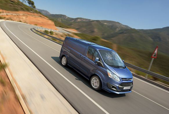 Ford Transit Custom Van Offers the 2.2-Litre Duratorq TDCi Engine